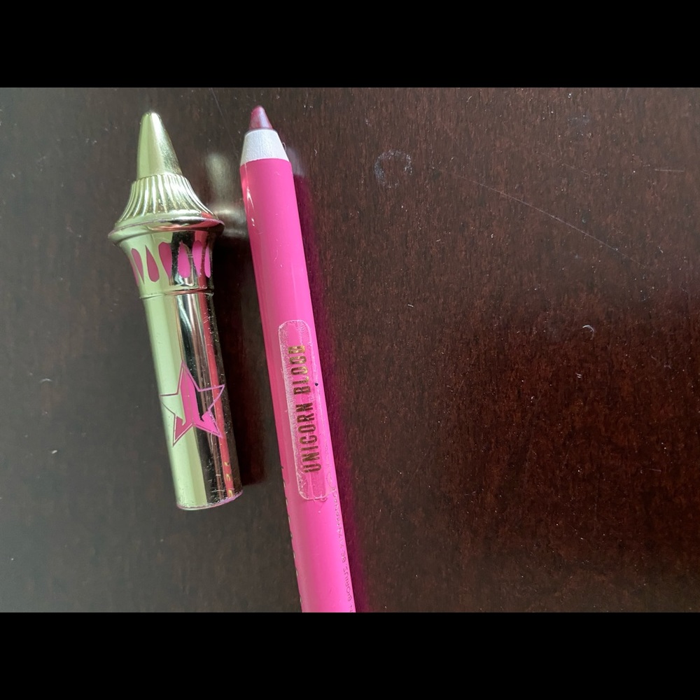 Jeffree Star UNICORN BLOOD Lip Liner